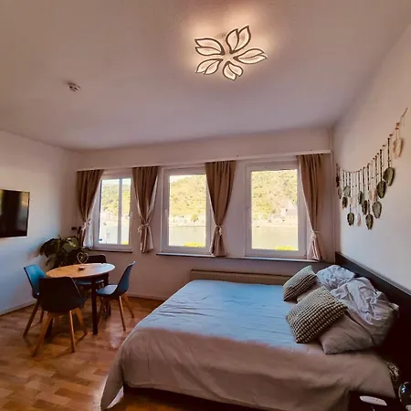 Rheinromantik Mit Blick Auf Burg Katz, Bis 4p *